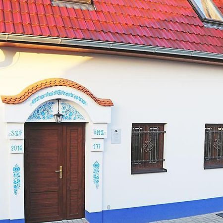 Vinny Sklep Michal Zimolka Mutenice Exterior photo